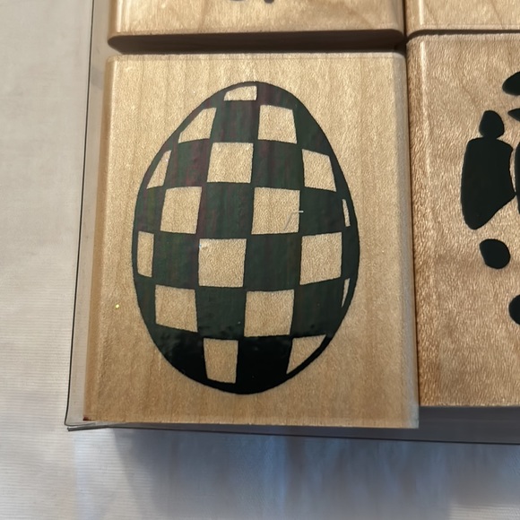 Easter egg surprise S496 stamp set - Picture 2 of 9